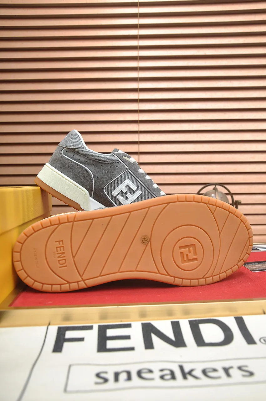 Men's shoes 💰600💶 [Fendi] The latest couple model 🔥 Many 💑 stars have the same style. FD match is a one-to-one replica of the original version. The first fendi match created by designer Kim Jones and Trainer basketball sneakers by Donkey. Material: Original silk leather. Lining: breathable mesh. Packaging: Original 1:1 matching high-end packaging. Size: Female 35-40 Male 38-44 (45 46. Custom-made (no return or exchange)